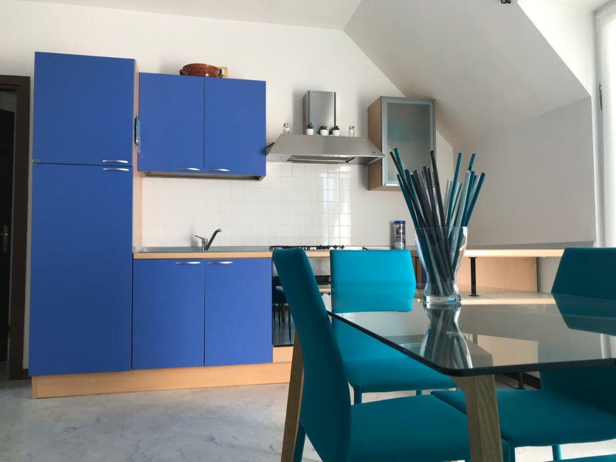 La Magnolia Apartments Violet Ντεζεντσάνο ντελ Γκάρντα Εξωτερικό φωτογραφία