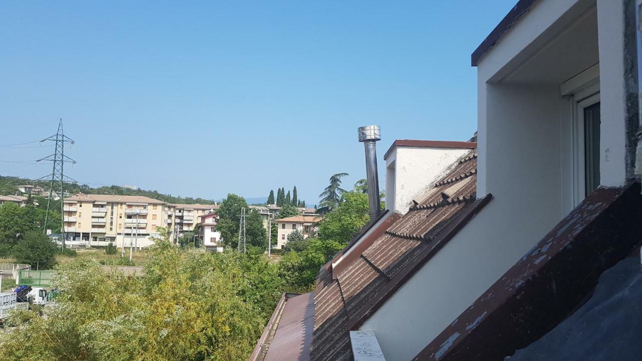 La Magnolia Apartments Violet Ντεζεντσάνο ντελ Γκάρντα Εξωτερικό φωτογραφία