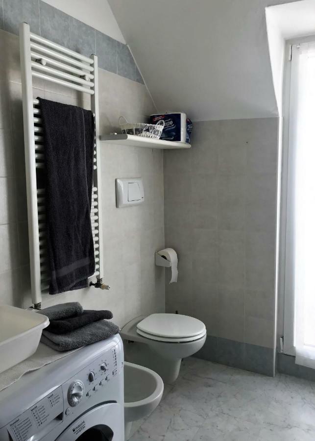 La Magnolia Apartments Violet Ντεζεντσάνο ντελ Γκάρντα Εξωτερικό φωτογραφία