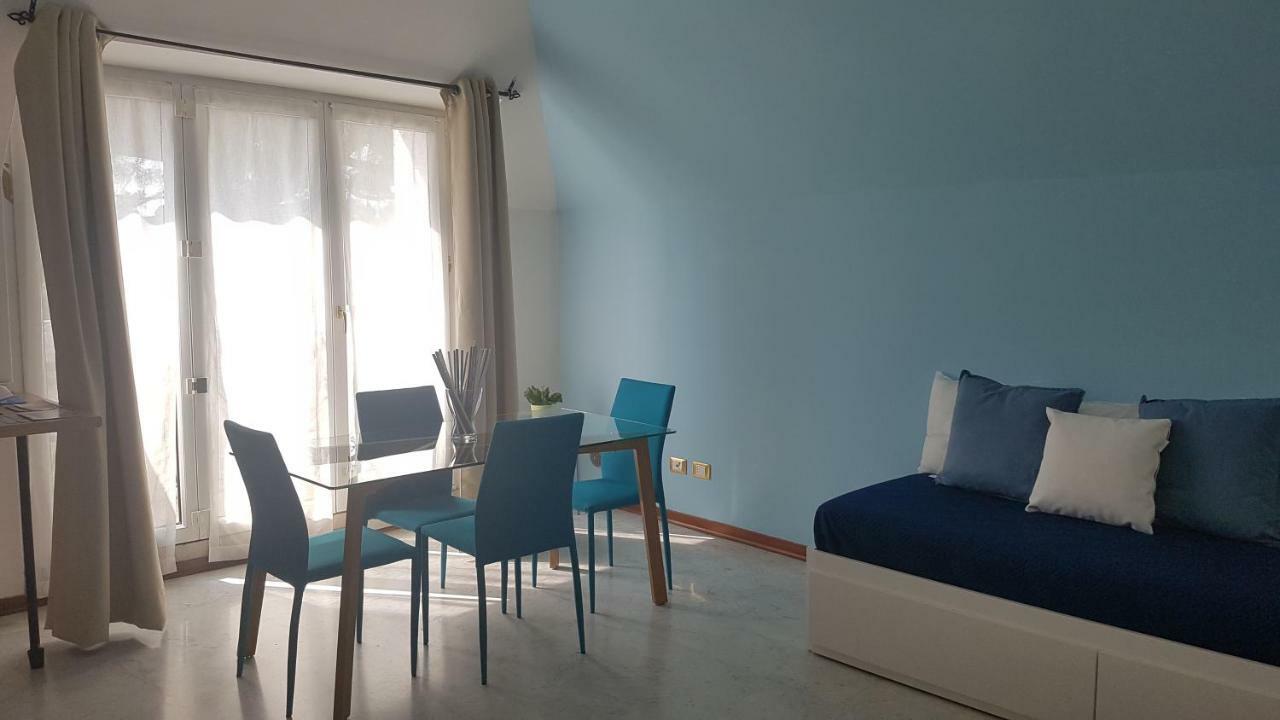 La Magnolia Apartments Violet Ντεζεντσάνο ντελ Γκάρντα Εξωτερικό φωτογραφία
